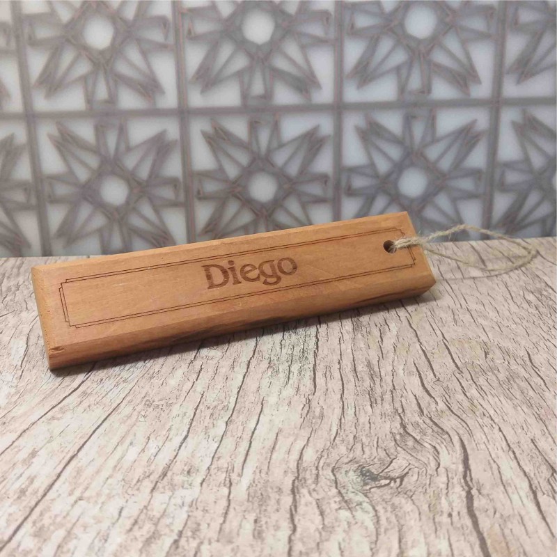 abridor de garrafas rustico em madeira com personalização a laser