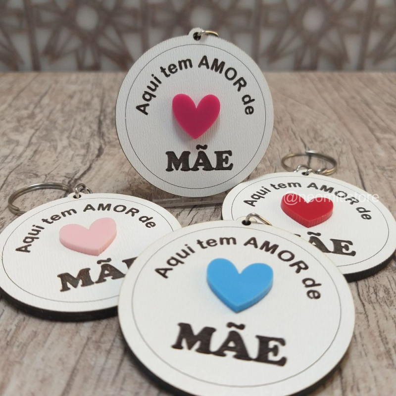 lembrancinha chaveiro dia das mães te amo com acrílico colorido aqui tem amor de mãe