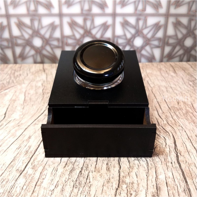 suporte tinta em mdf preto com potinho de vidro para caligrafia guache cabo obliquo